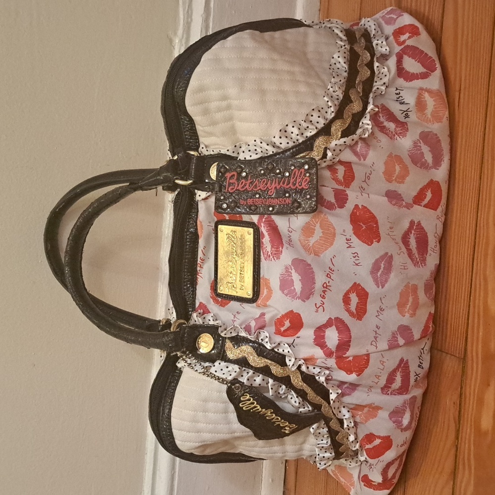 Betseyville Kiss XOXO Overnight Bag